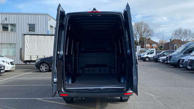 Mercedes-Benz Sprinter 315Cdi L3 Diesel Rwd 3.5t H2 Select Van 9G-Tronic - Image 13